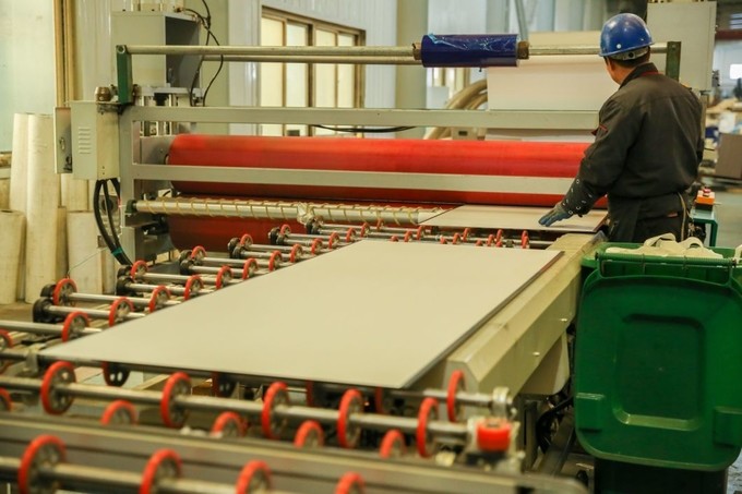 Qingdao Shinerising Glass Co., Ltd 工場生産ライン
