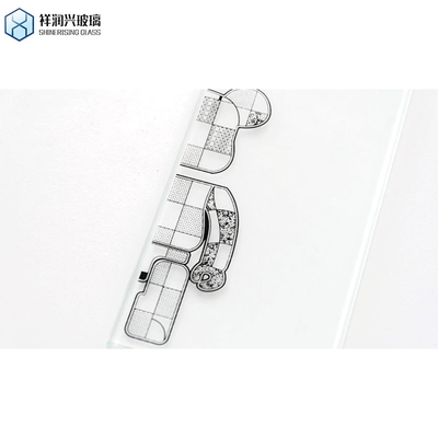 平面 0.5mm 0.7mm 1mm 2mm 3mm 硬化されたシルクスクリーン印刷 ガラス 容量感触画面 LCDディスプレイカバー
